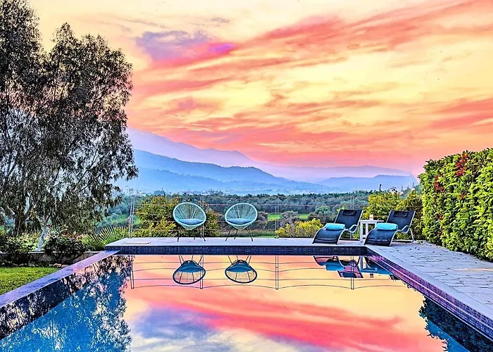 Cretan Mansion With Heated Swimming Pool