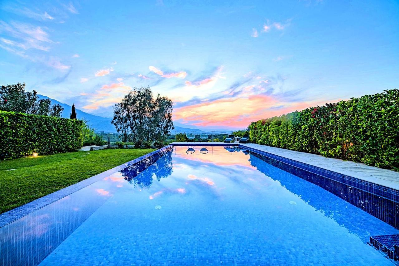 Cretan Mansion With Heated Swimming Pool Villa
