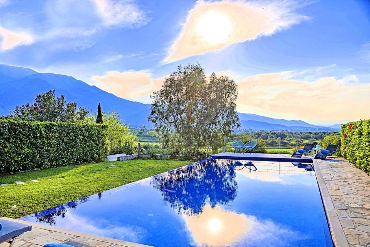 Cretan Mansion With Heated Swimming Pool Villa