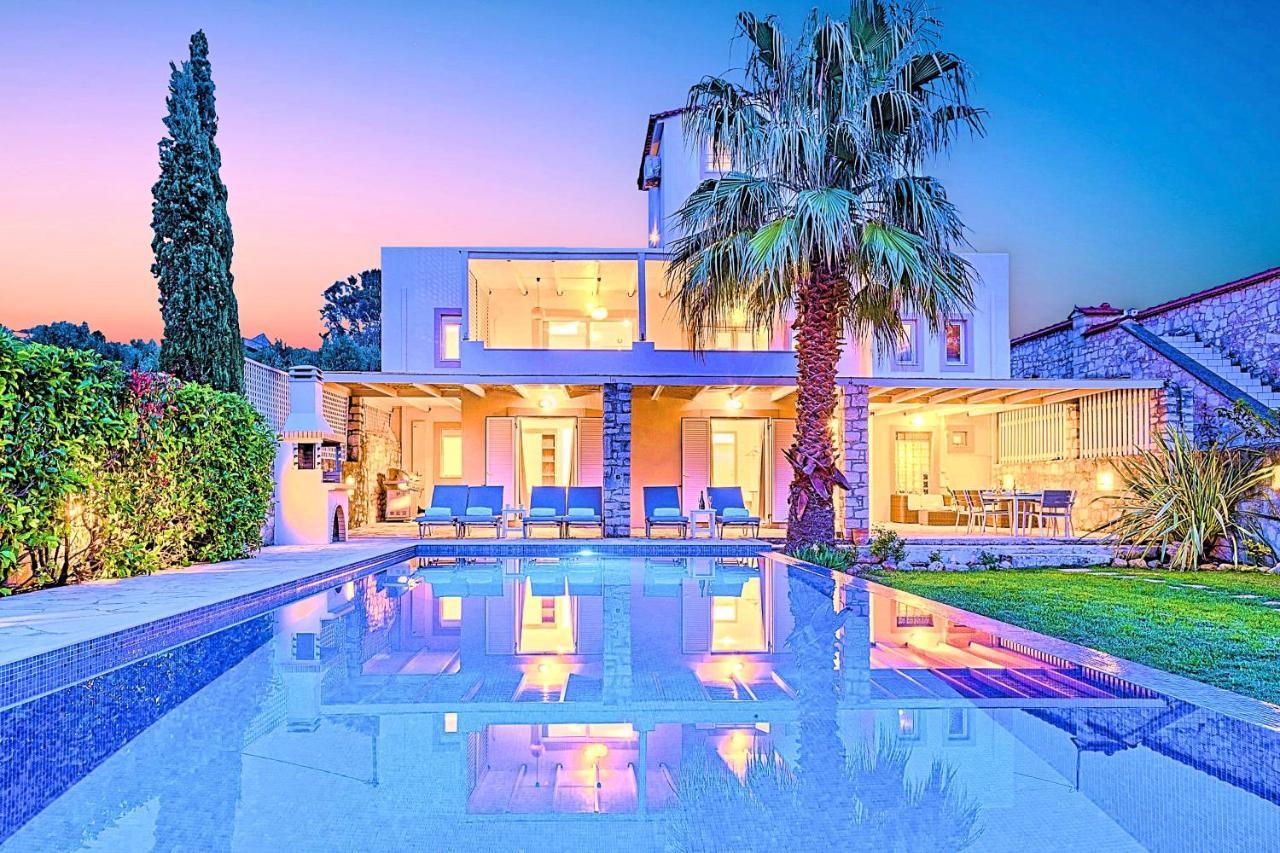 Cretan Mansion With Heated Swimming Pool Вилла Георгиуполис