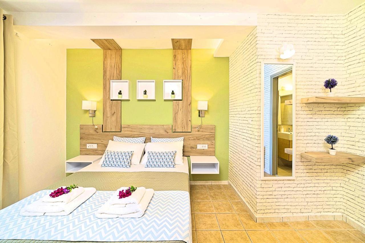Villa Cretan Mansion With Heated Swimming Pool *