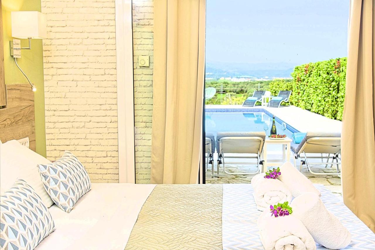 Cretan Mansion With Heated Swimming Pool Villa