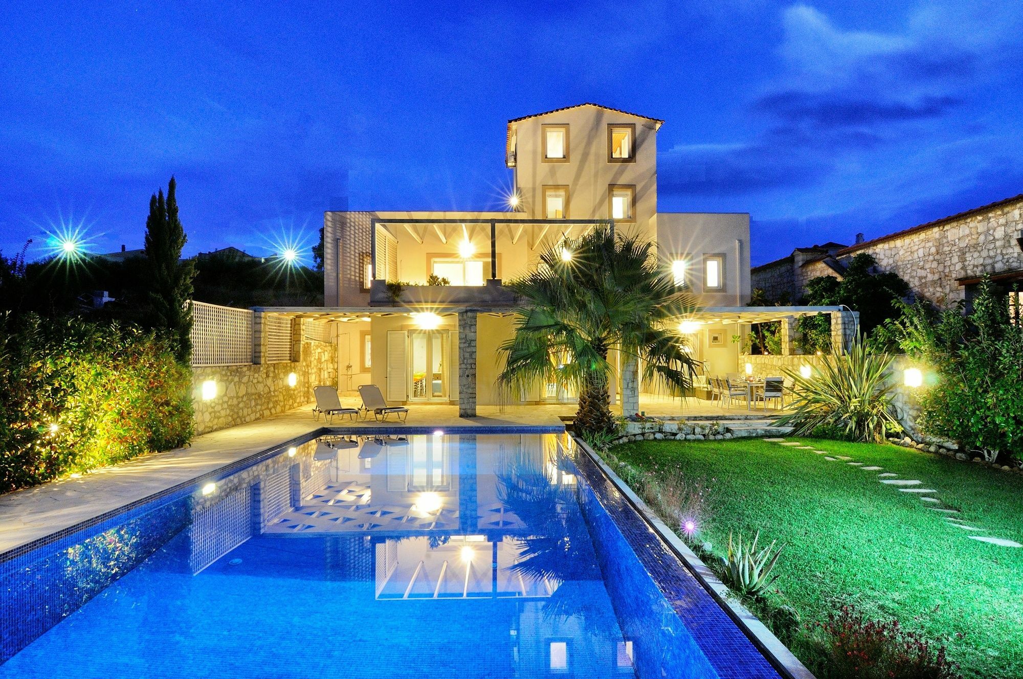 Cretan Mansion With Heated Swimming Pool Вилла