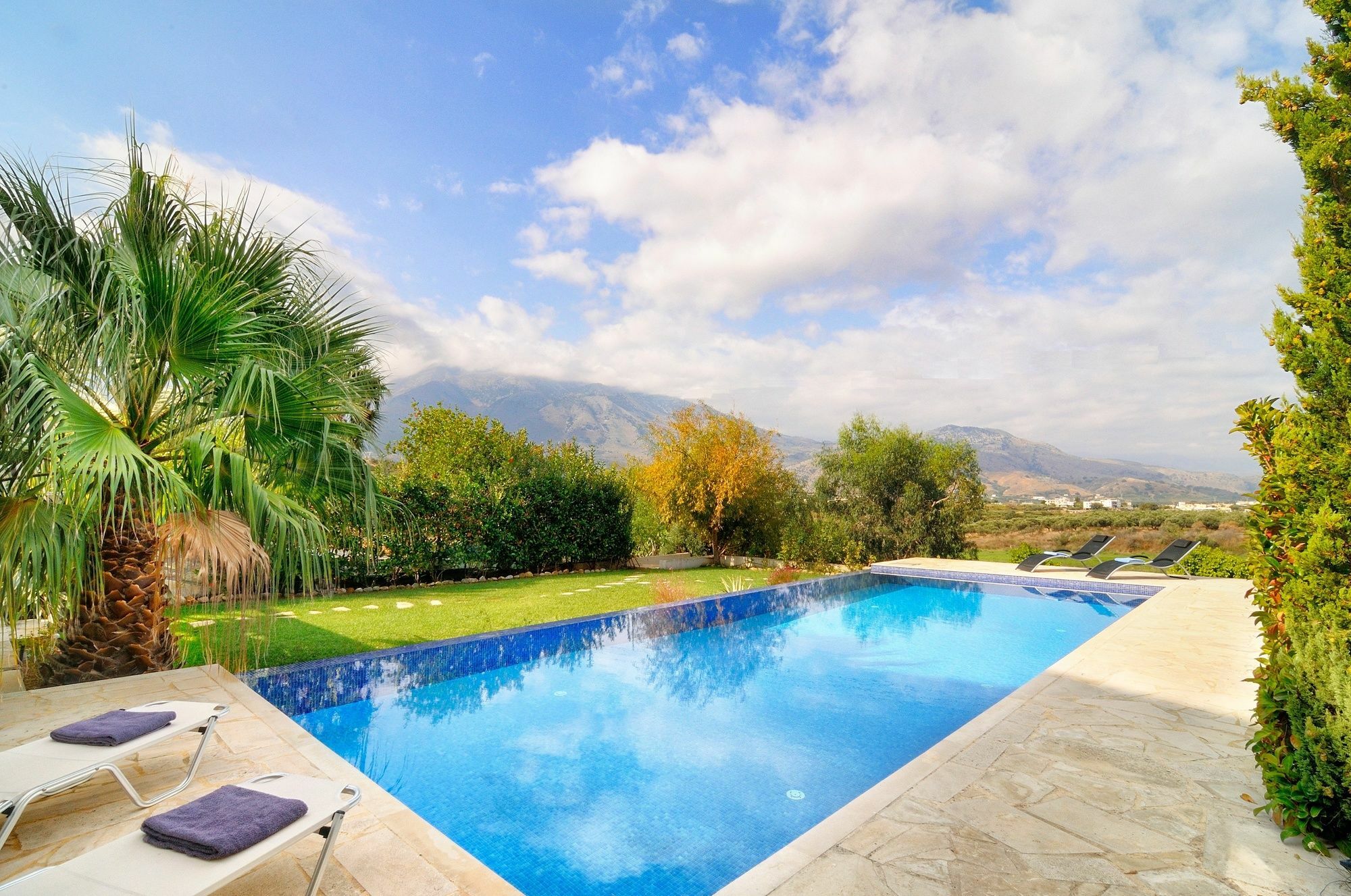 Cretan Mansion With Heated Swimming Pool