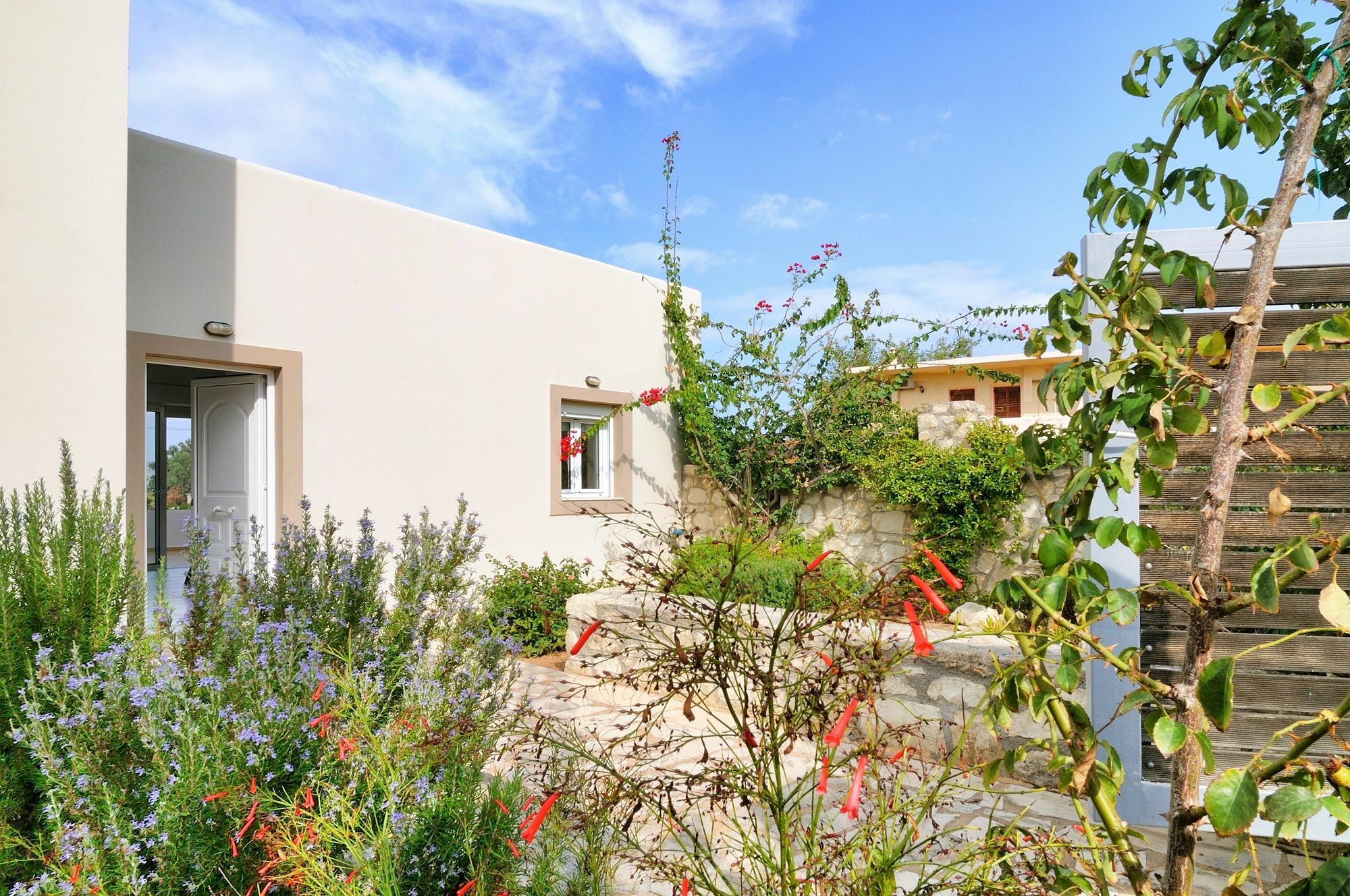 Вилла Cretan Mansion With Heated Swimming Pool Георгиуполис